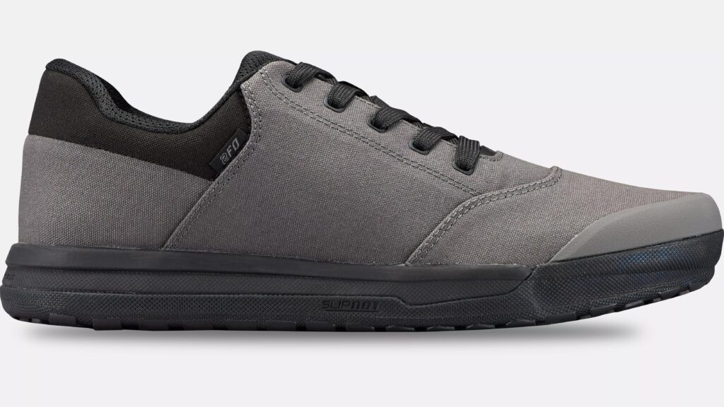 2FO ROOST CANVAS FLAT HJÓLASKÓR